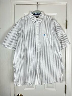 Wrangler George Strait Collection Men’s Button Down Short Sleeve Collared Shirt
